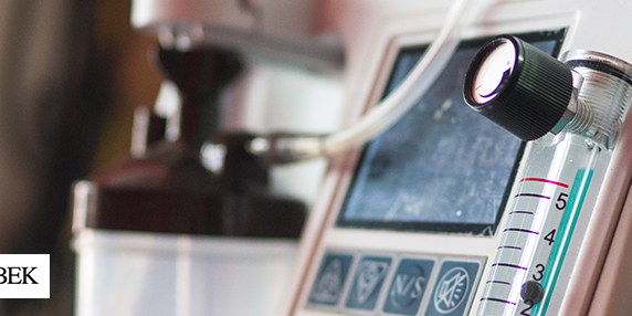 Doubek-PortablevStationary Close up of a stationary oxygen concentrator